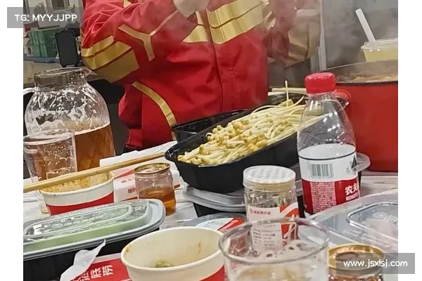 早晨看东哥请外卖员吃饭视频 真实温暖接地气让人感动 早晨看东哥请外卖员吃饭视频 真实温暖接地气让人感动